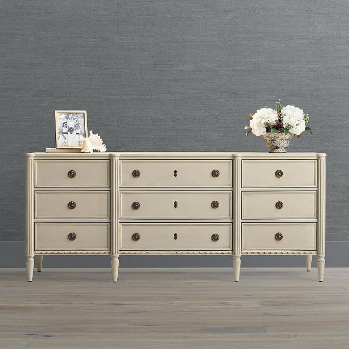 Etienne 9-Drawer Dresser