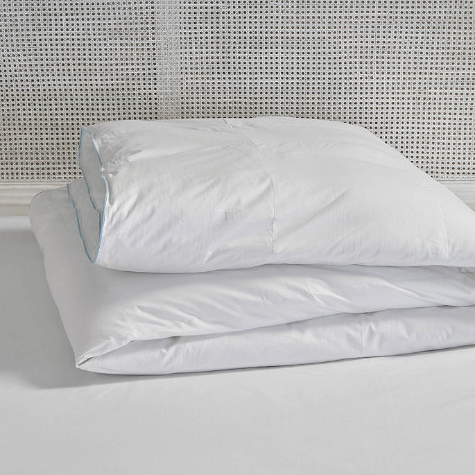 Frontgate Resort Collection™ Down Alternative Duvet