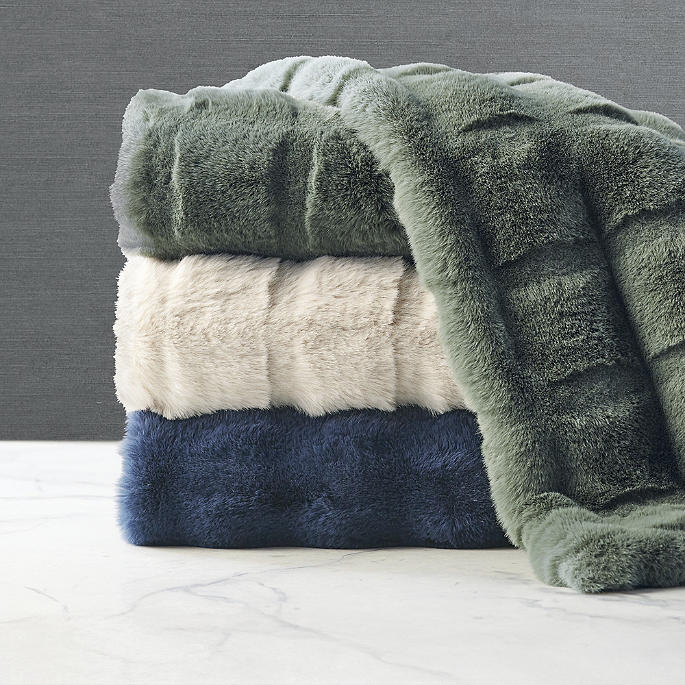 Luxury Faux Fur Sculpted Throw