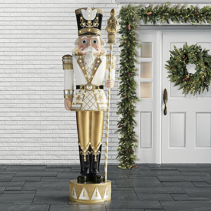 9 ft. LED Giant Nutcrackers
